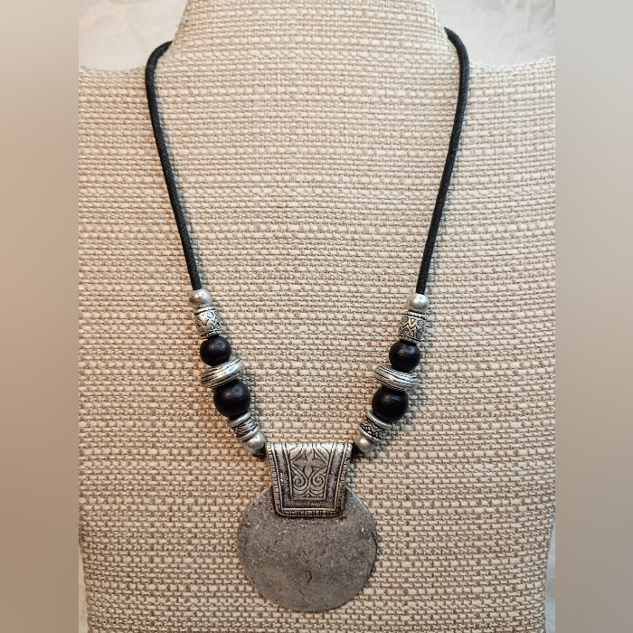 Vclm Vintage Tribal Necklace 19$